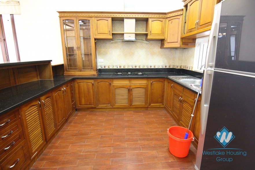 A lovely house with garden, high ceiling and lots of light available for rent in Tay Ho